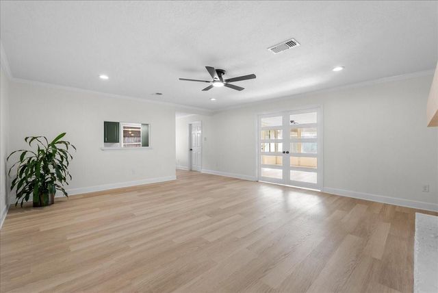 2022 Willow Wisp Drive, Seabrook, TX 77586