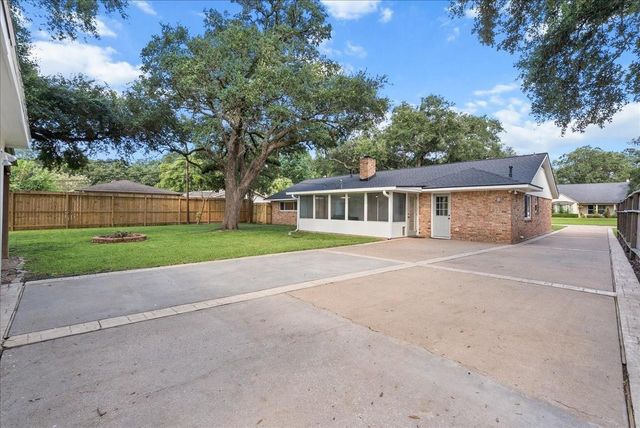 2022 Willow Wisp Drive, Seabrook, TX 77586