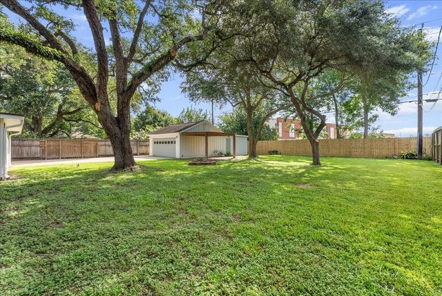 2022 Willow Wisp Drive, Seabrook, TX 77586