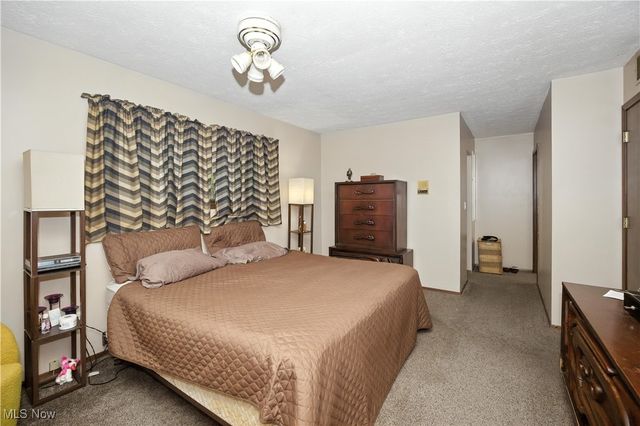 5950 Bayberry Circle, North Ridgeville, OH 44039