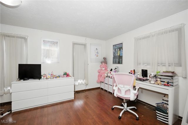 5950 Bayberry Circle, North Ridgeville, OH 44039