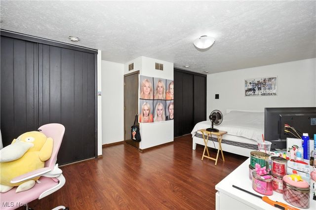 5950 Bayberry Circle, North Ridgeville, OH 44039