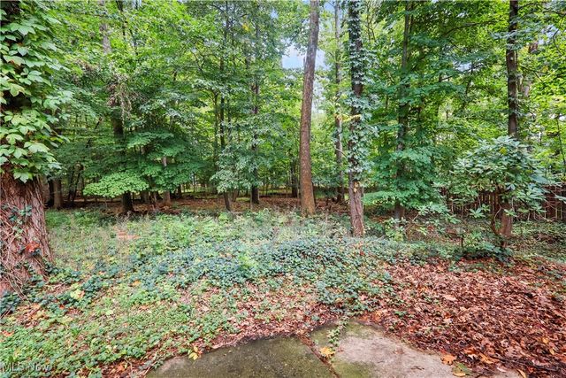 5950 Bayberry Circle, North Ridgeville, OH 44039