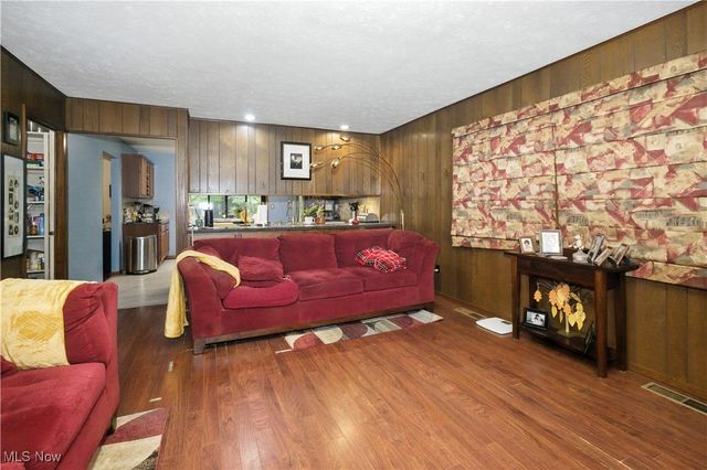 5950 Bayberry Circle, North Ridgeville, OH 44039