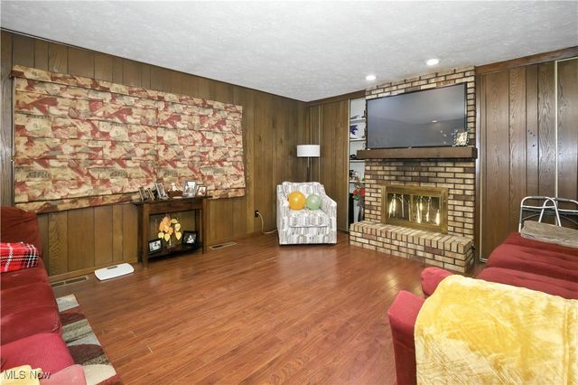 5950 Bayberry Circle, North Ridgeville, OH 44039