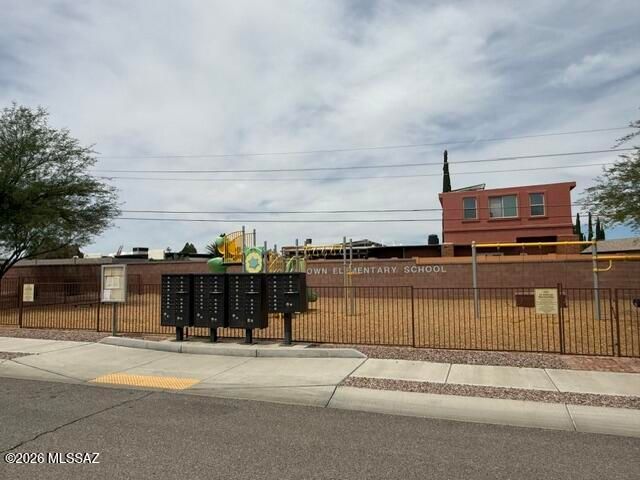 8965 E Wright School Loop, Tucson, AZ 85715