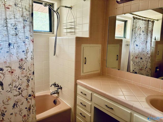 1168 Gandys Cove Road, Falkville, AL 35622