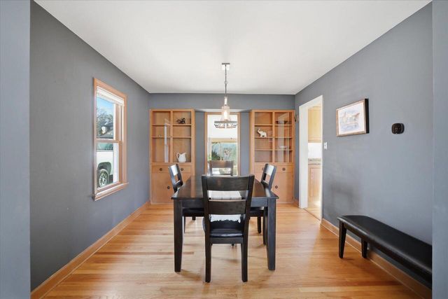 2404 N 89th STREET, Wauwatosa, WI 53226