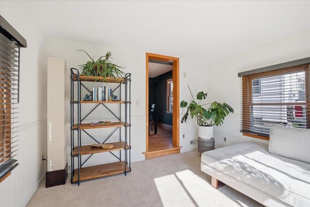 2404 N 89th STREET, Wauwatosa, WI 53226