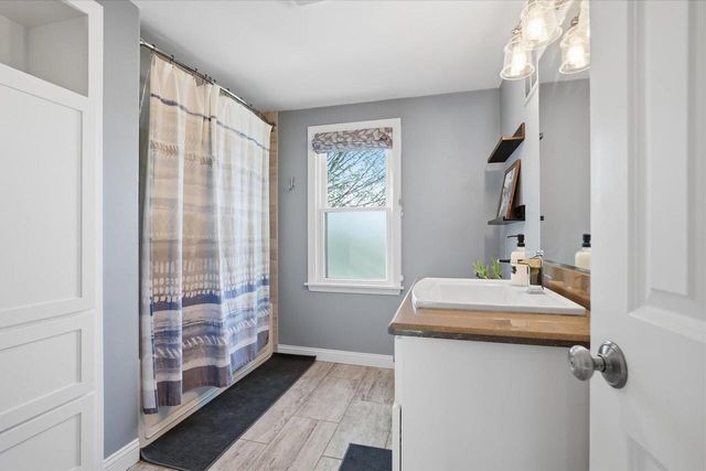 2404 N 89th STREET, Wauwatosa, WI 53226