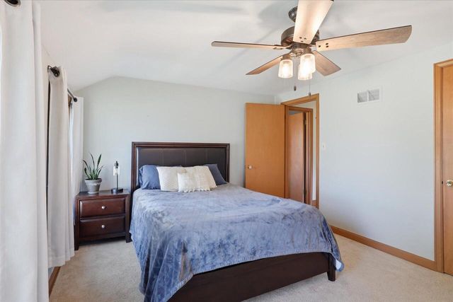 2404 N 89th STREET, Wauwatosa, WI 53226
