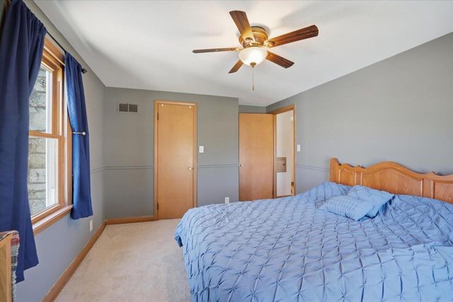 2404 N 89th STREET, Wauwatosa, WI 53226