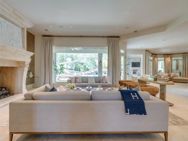 11527 Green Oaks Drive, Houston, TX 77024