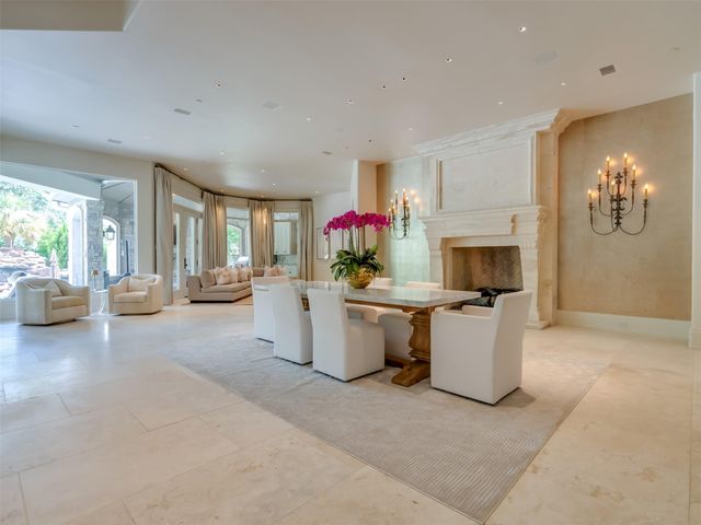 11527 Green Oaks Drive, Houston, TX 77024