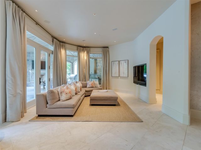 11527 Green Oaks Drive, Houston, TX 77024