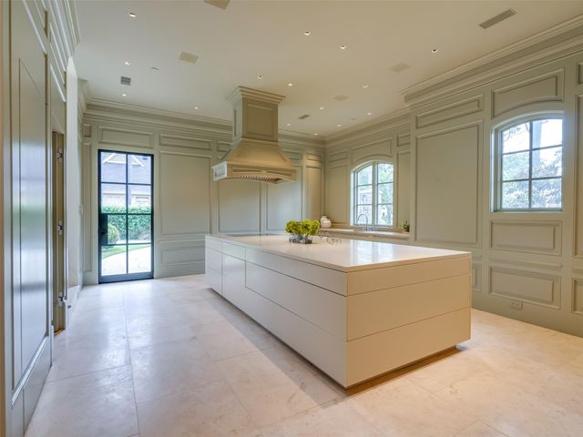 11527 Green Oaks Drive, Houston, TX 77024