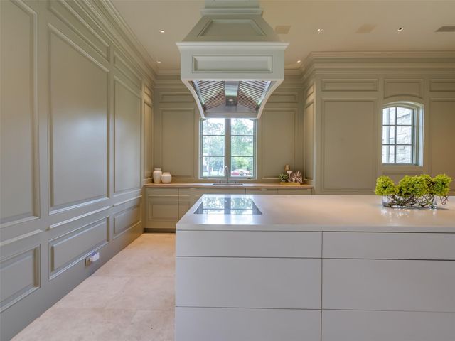 11527 Green Oaks Drive, Houston, TX 77024