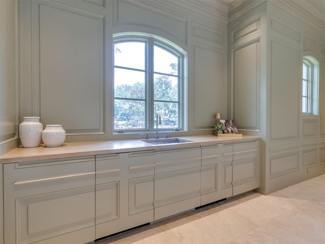 11527 Green Oaks Drive, Houston, TX 77024