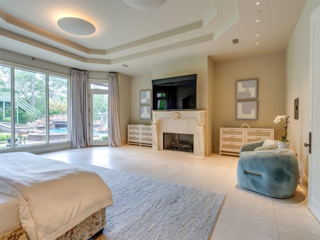 11527 Green Oaks Drive, Houston, TX 77024