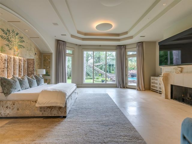 11527 Green Oaks Drive, Houston, TX 77024