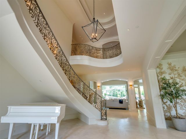 11527 Green Oaks Drive, Houston, TX 77024