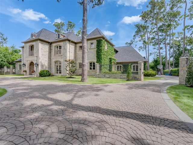11527 Green Oaks Drive, Houston, TX 77024