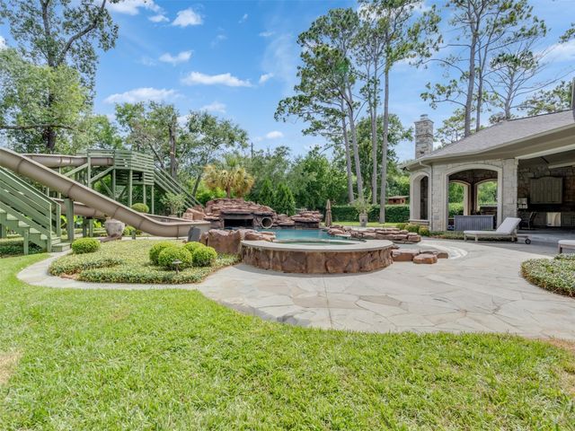 11527 Green Oaks Drive, Houston, TX 77024