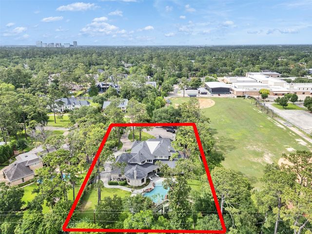 11527 Green Oaks Drive, Houston, TX 77024