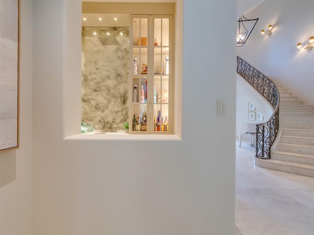 11527 Green Oaks Drive, Houston, TX 77024
