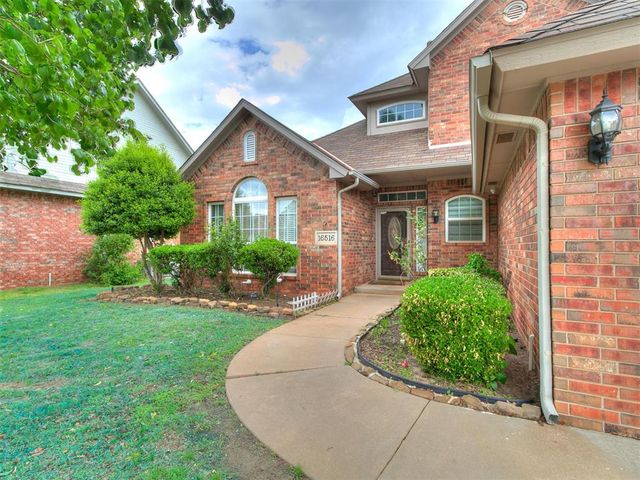 16516 Covington Manor, Edmond, OK 73012
