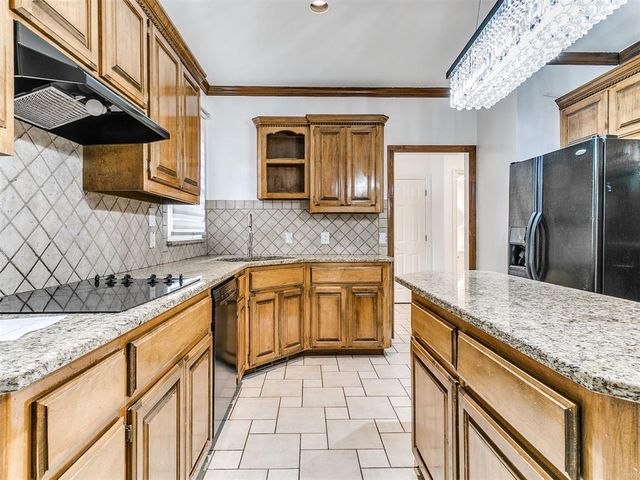 16516 Covington Manor, Edmond, OK 73012