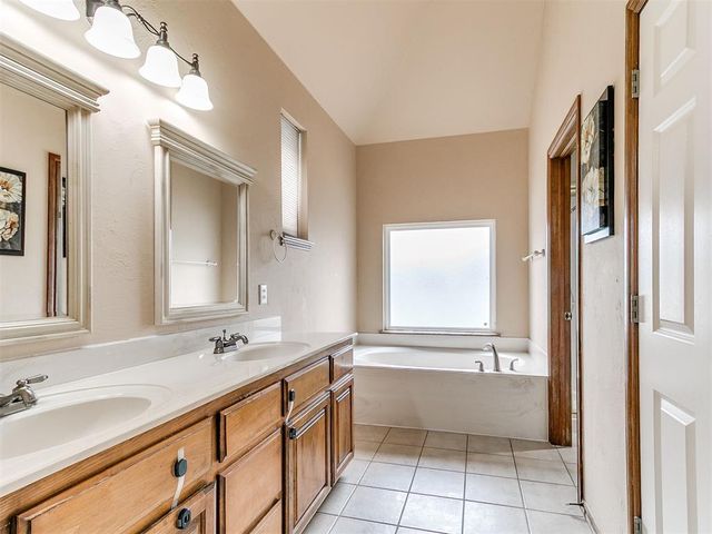 16516 Covington Manor, Edmond, OK 73012