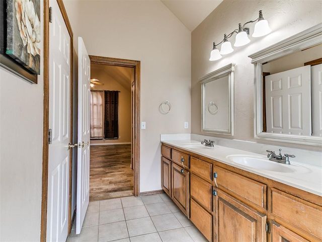 16516 Covington Manor, Edmond, OK 73012