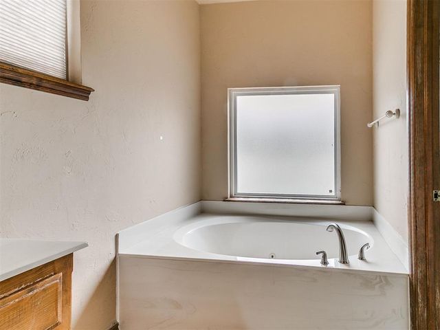 16516 Covington Manor, Edmond, OK 73012