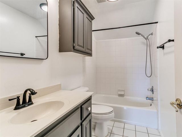 16516 Covington Manor, Edmond, OK 73012