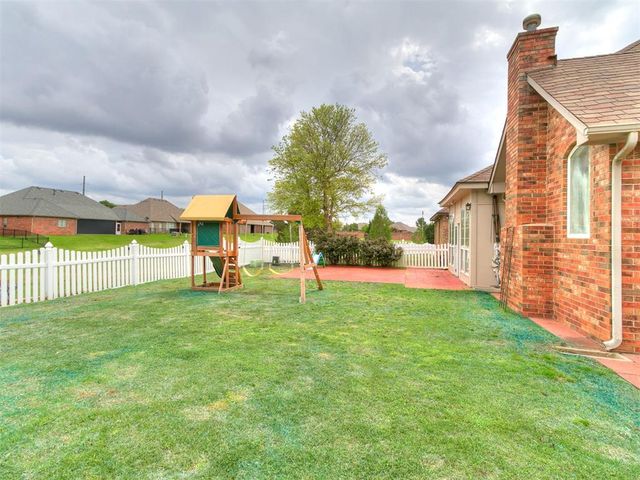 16516 Covington Manor, Edmond, OK 73012