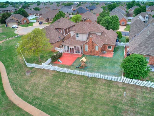 16516 Covington Manor, Edmond, OK 73012