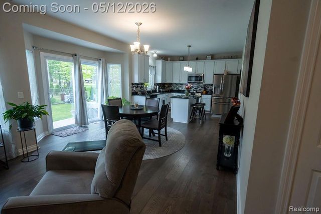 21097 Mcguire, Romulus, MI 48174