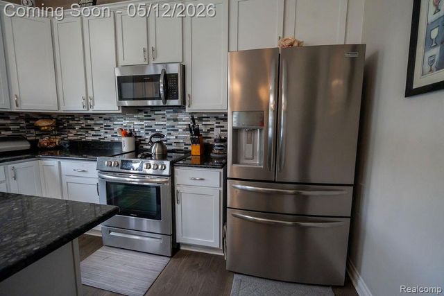 21097 Mcguire, Romulus, MI 48174