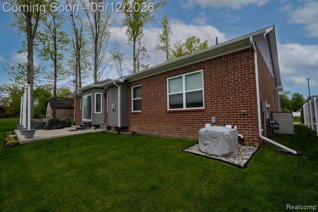 21097 Mcguire, Romulus, MI 48174