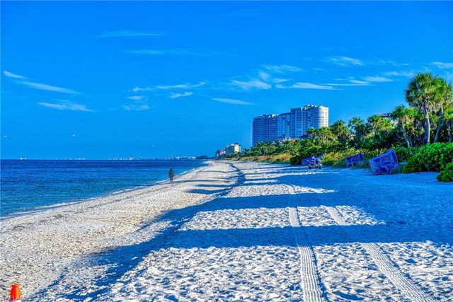 900 L Ambiance Cir Apt 106, Naples, FL 34108