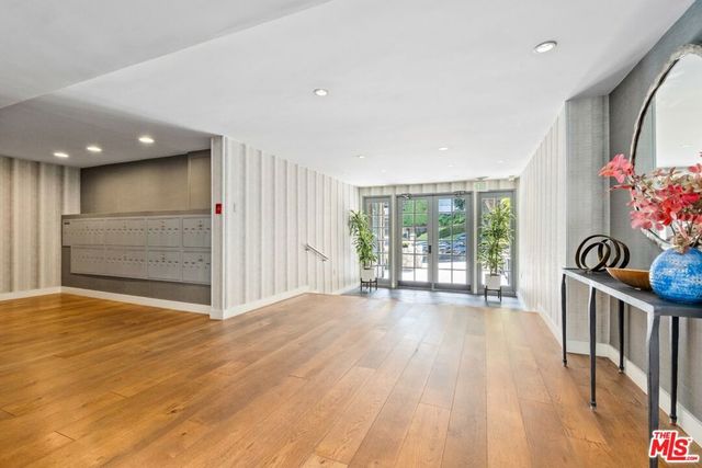 1134 Alta Loma Road 216, West Hollywood, CA 90069