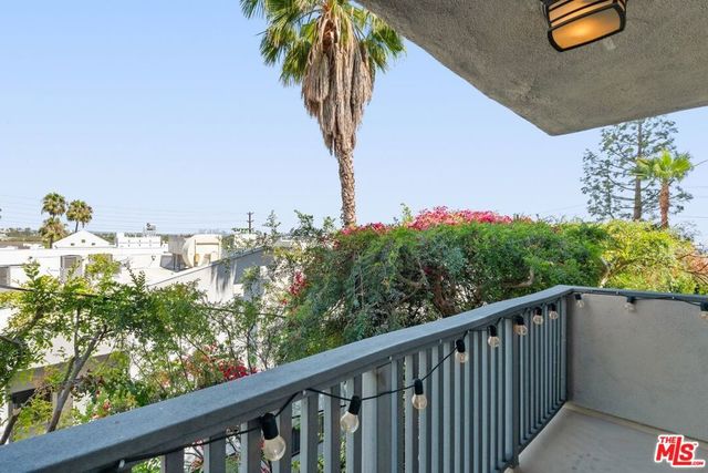 1134 Alta Loma Road 216, West Hollywood, CA 90069