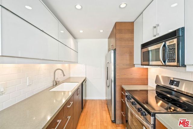 1134 Alta Loma Road 216, West Hollywood, CA 90069