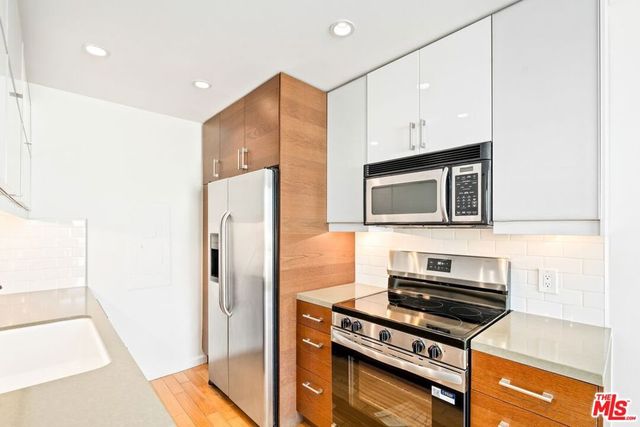 1134 Alta Loma Road 216, West Hollywood, CA 90069