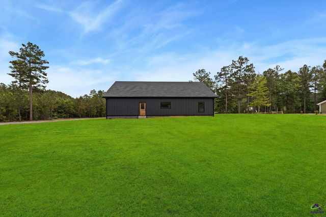51 N Prong Rd, Swainsboro, GA 30401