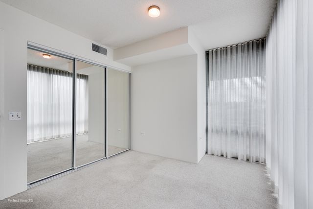 9725 Woods Drive 802, Skokie, IL 60076