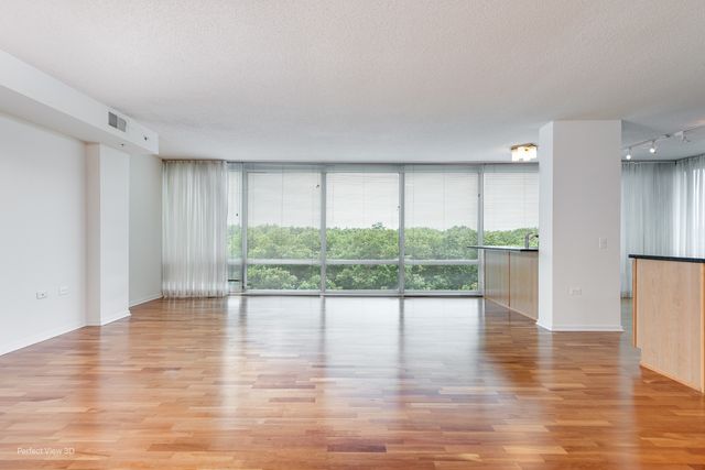 9725 Woods Drive 802, Skokie, IL 60076