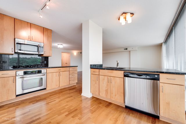 9725 Woods Drive 802, Skokie, IL 60076