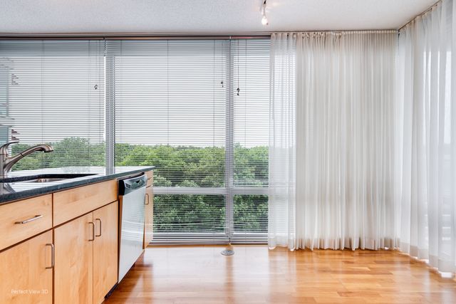 9725 Woods Drive 802, Skokie, IL 60076